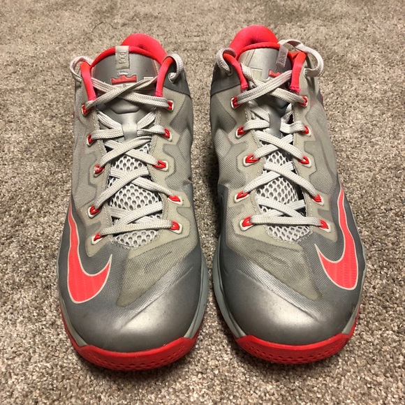 LeBron 11 Lows Laser Crimson Size 12 - Picture 3 of 7